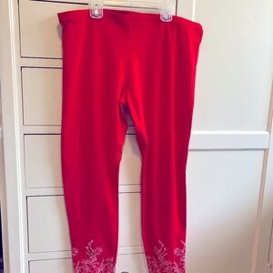 HUE red embroidered leggings with scalloped edges